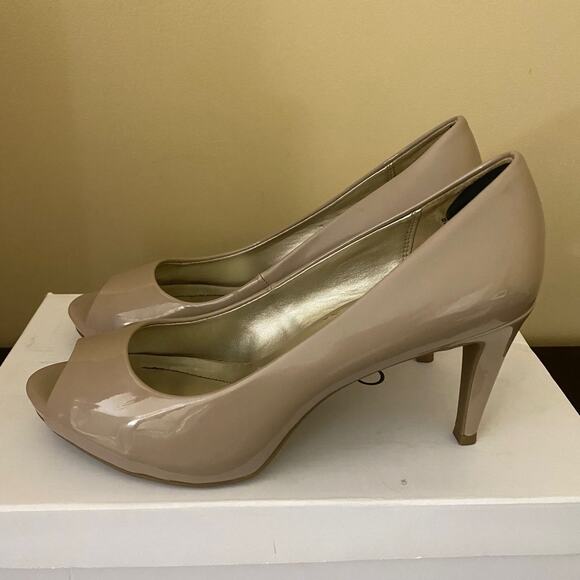 Bandolino Shoes - BANDOLINO Women's Rainaa Peep Toe Platform Stiletto Dress Pumps